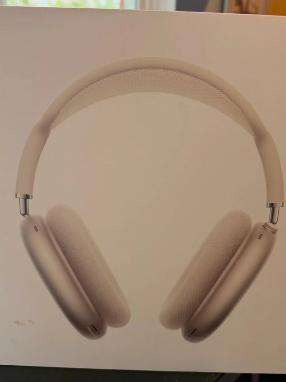 AirPods Max 2 (Unopened) White USB-C with Smart Case
